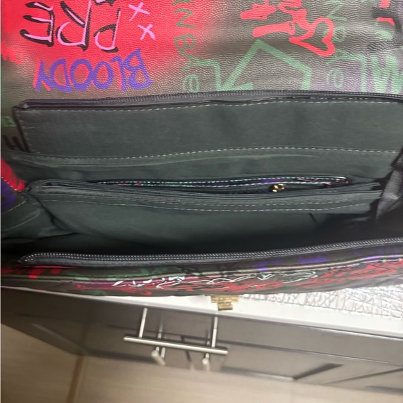 Vibrant Graffiti Quilted Trolley Sleeve Bag - Picture 4 of 6